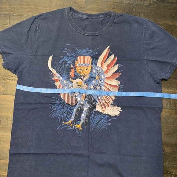 Vintage Short Sleeve Patriotic Graphic T-Shirt with Cat and Eagle - Picture 10 of 11